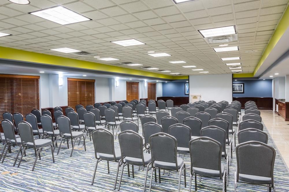 Wingate By Wyndham Chesapeake Hotel Luaran gambar