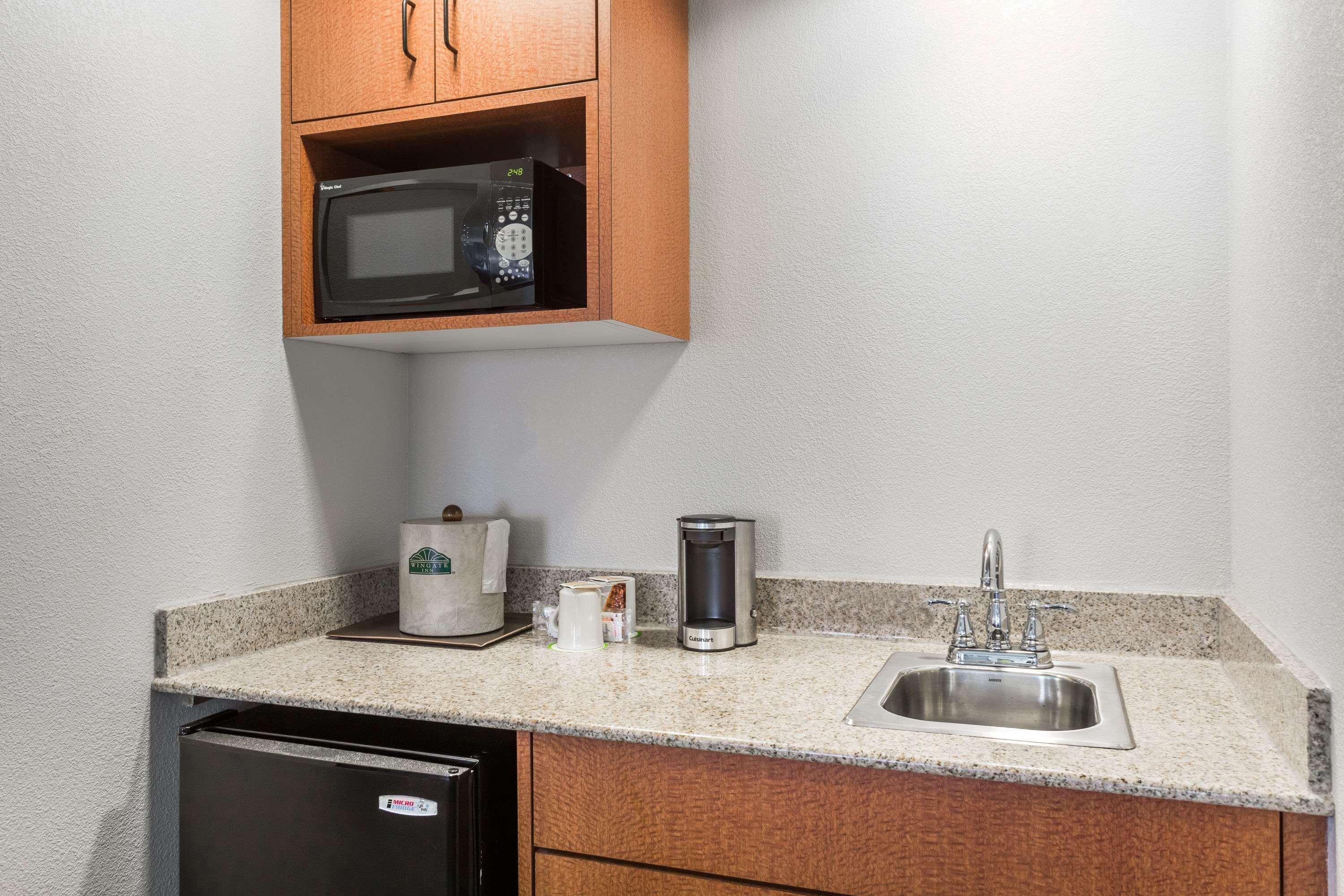 Wingate By Wyndham Chesapeake Hotel Luaran gambar