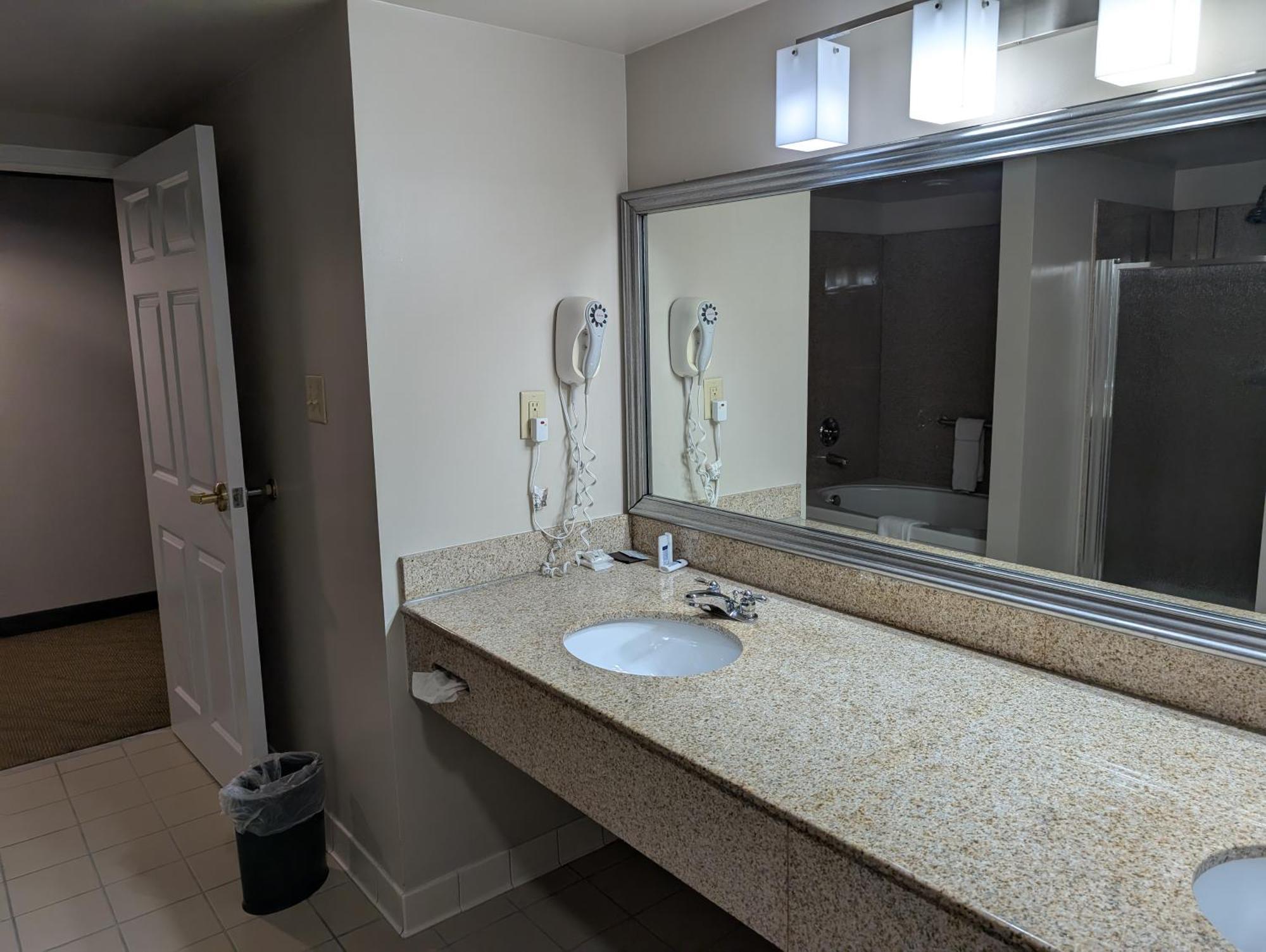 Wingate By Wyndham Chesapeake Hotel Luaran gambar