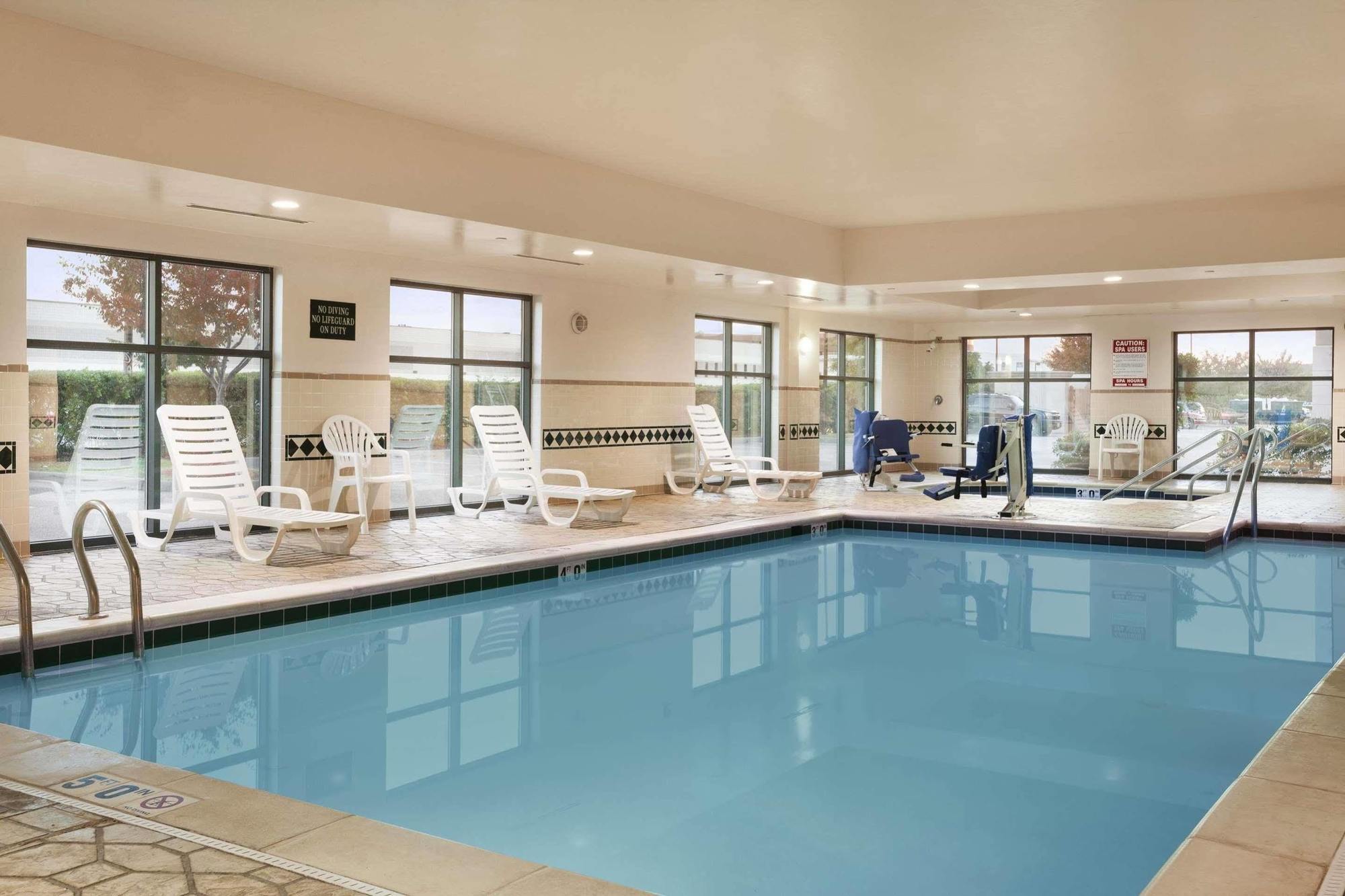 Wingate By Wyndham Chesapeake Hotel Luaran gambar