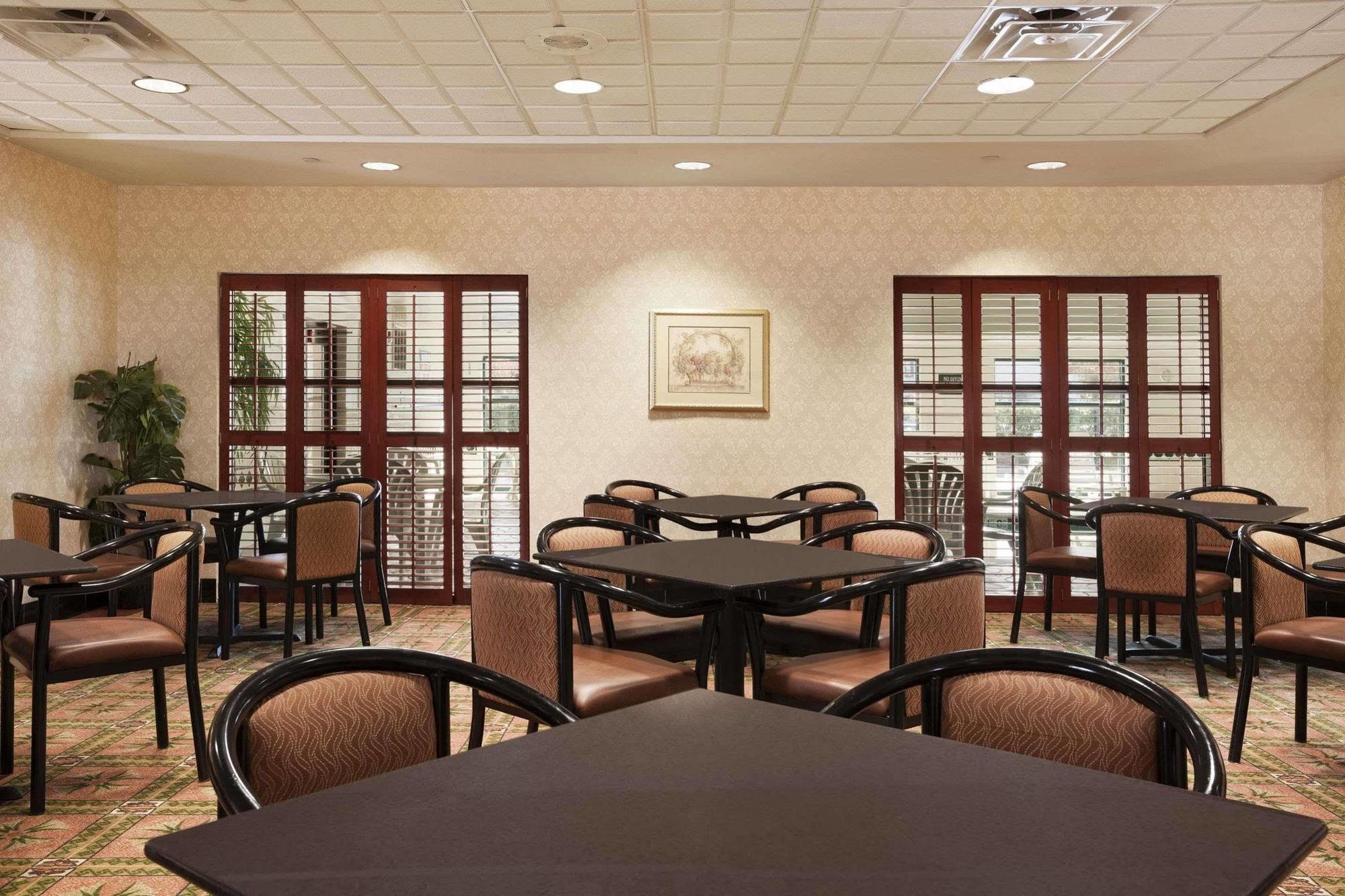 Wingate By Wyndham Chesapeake Hotel Luaran gambar