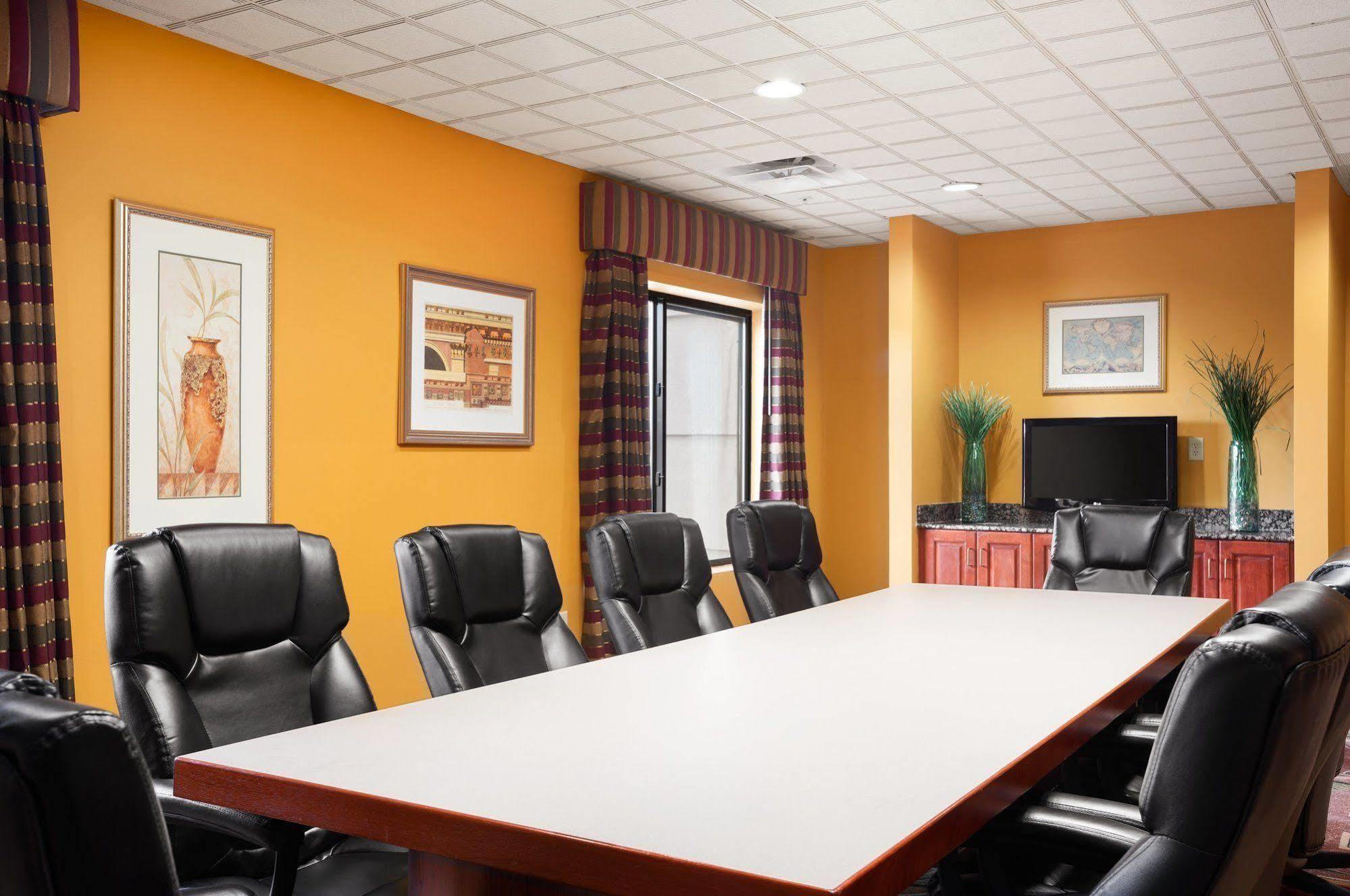 Wingate By Wyndham Chesapeake Hotel Luaran gambar